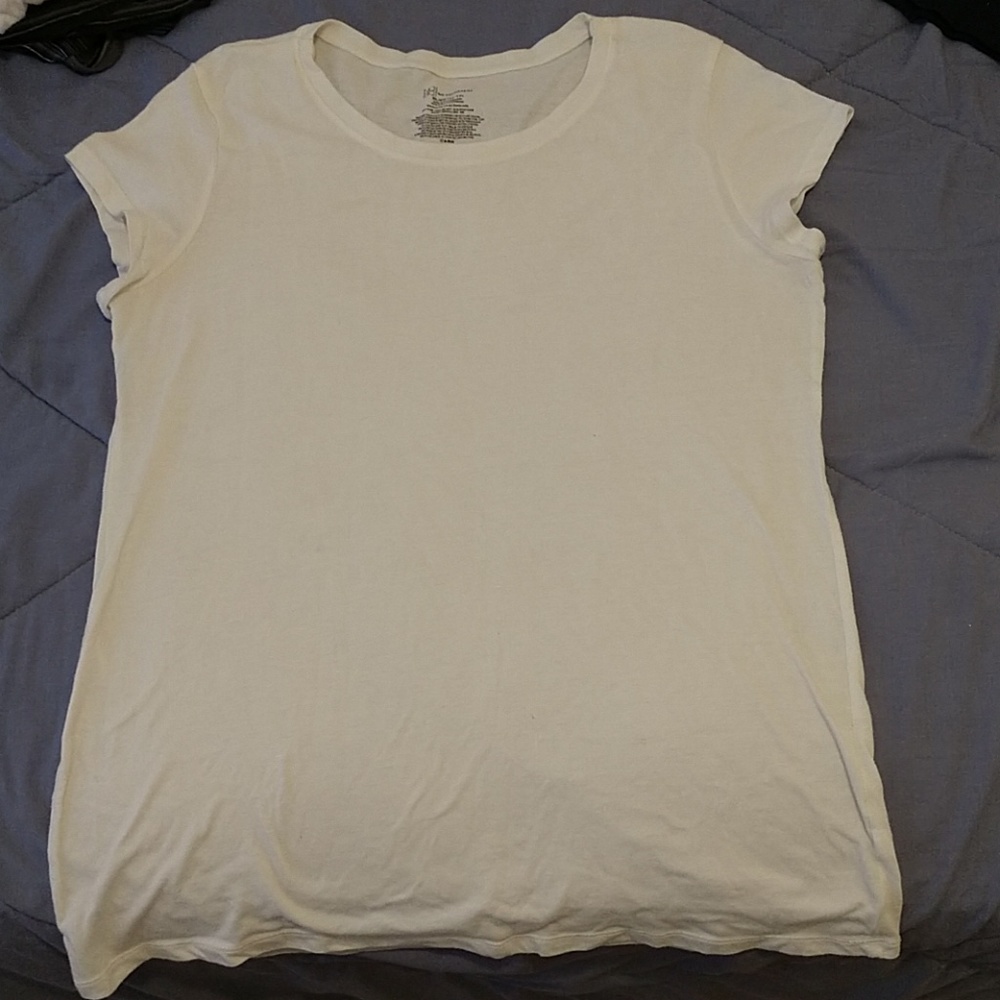 White tee